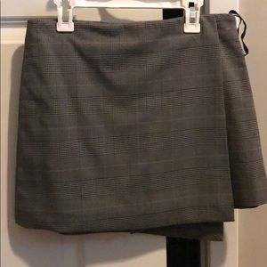 Gianni Bini size 2 skirt. Never been worn!!